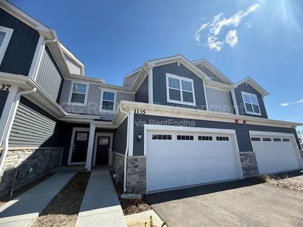 1135 White Oak Cir, Crystal Lake, IL 60012