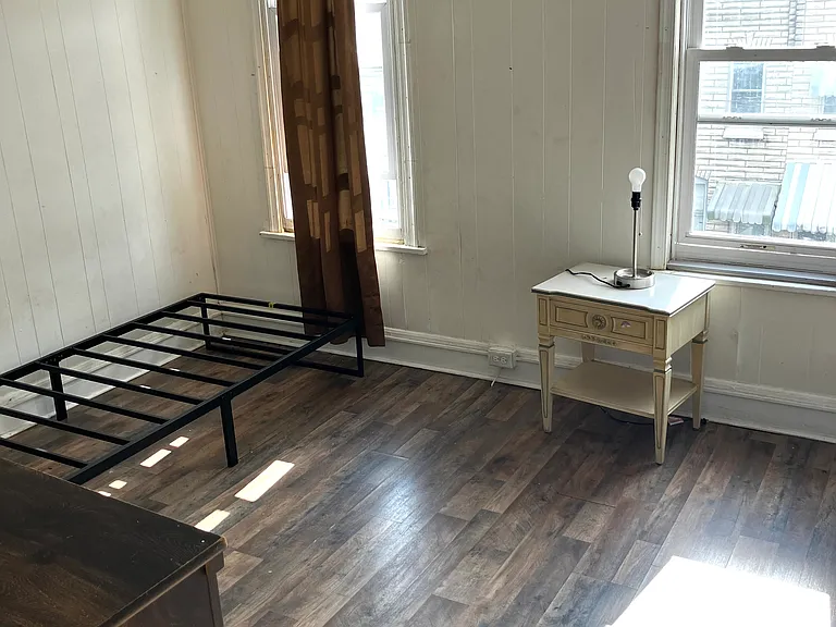 437 Linden St — Photo 7