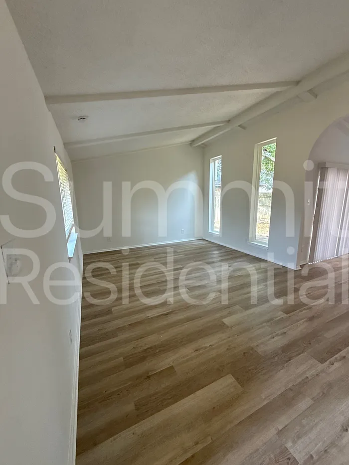 3 bed, 2.0 bath, 1281 sqft, $1,995 — Photo 3
