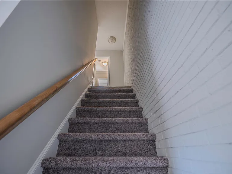230 W Manchester Rd — Photo 13