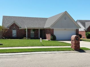 10875 Oak Leaf Dr, Olive Branch, MS 38654