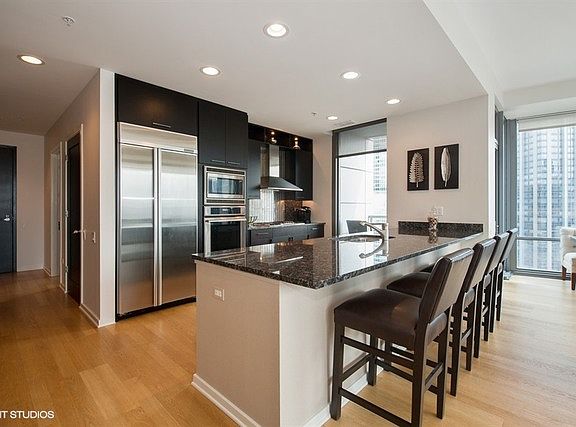 4th image of 240 E Illinois St APT 2807