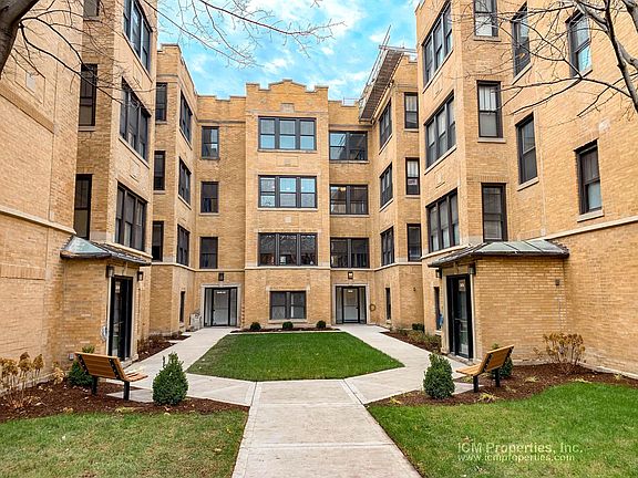 5th image of 2620 N Rockwell St #3F