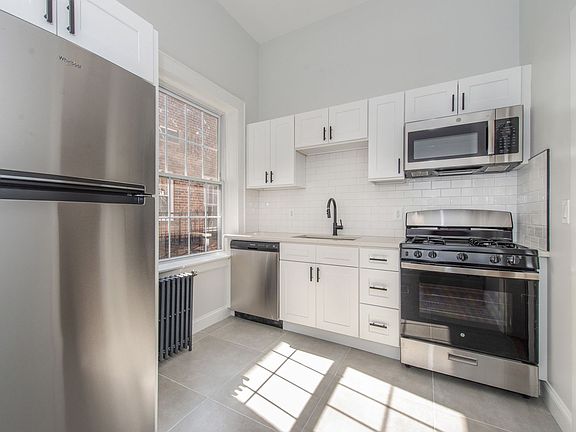 2nd image of 337-343 Franklin Ave #10