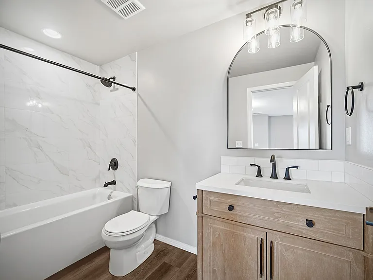 8411 N James Ct — Photo 32