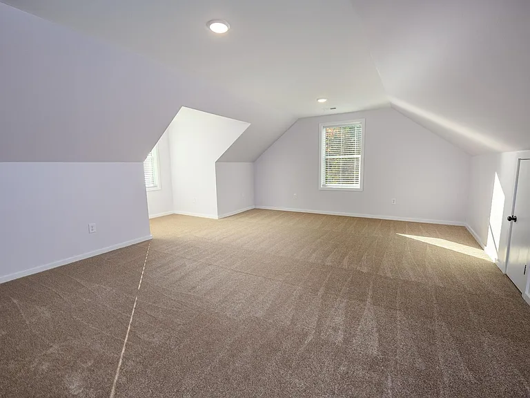 7039 Executive Cir — Photo 35