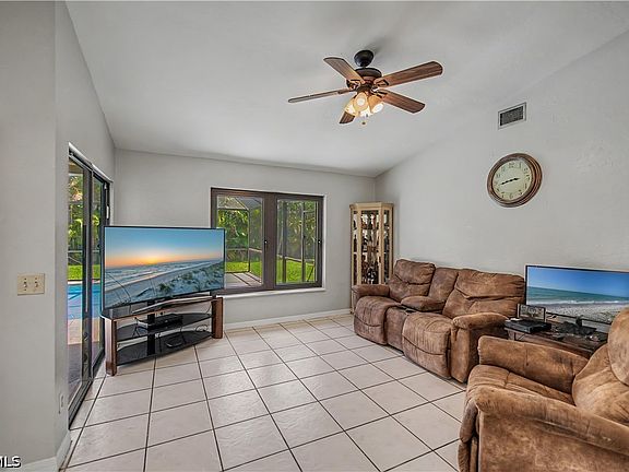 3rd image of 242 SW 45th Ter