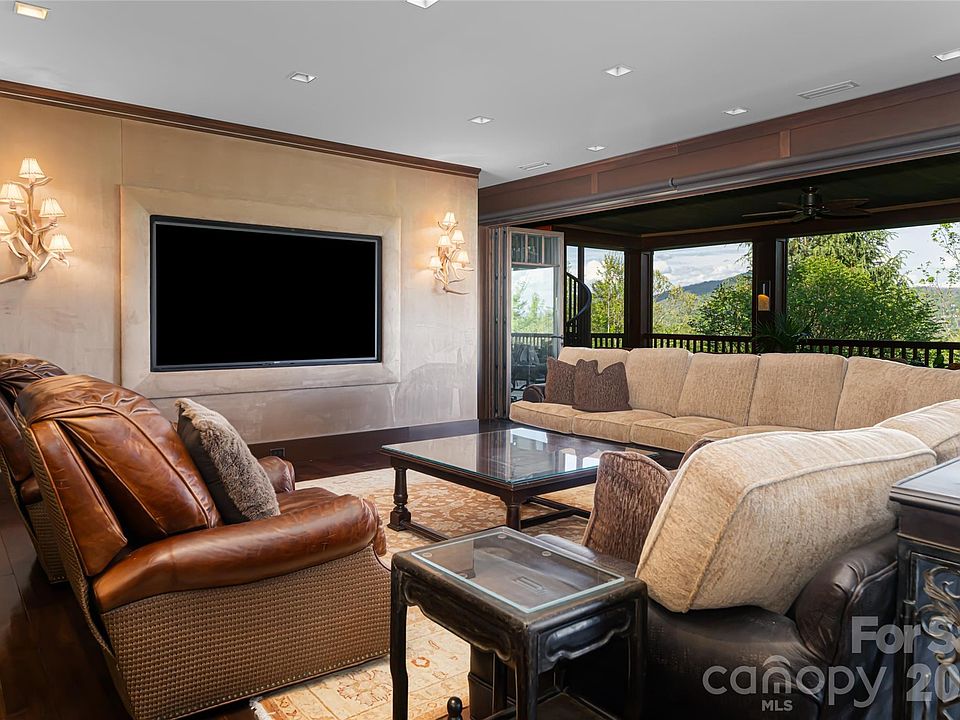 19th image of 66 N Deerhaven Ln