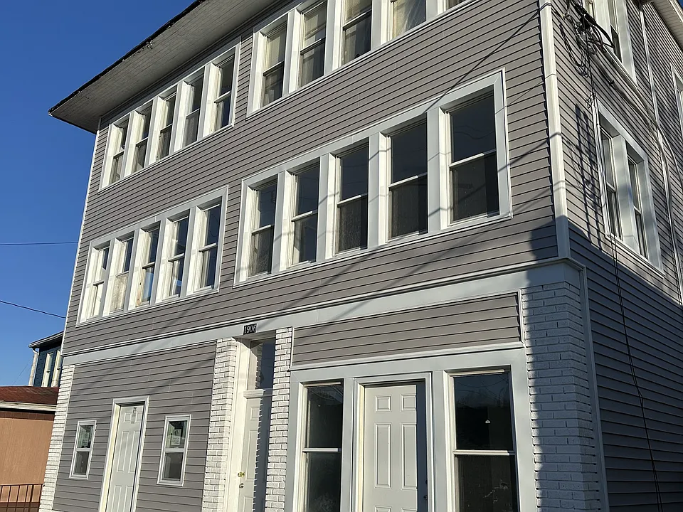1906 E Main St #5