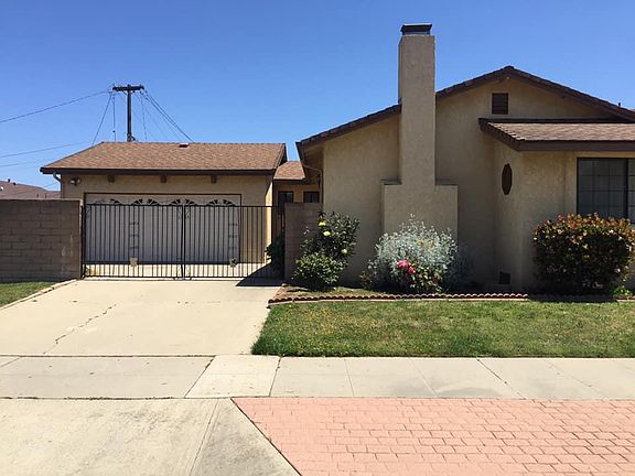 2nd image of 1419 Claremont Pl