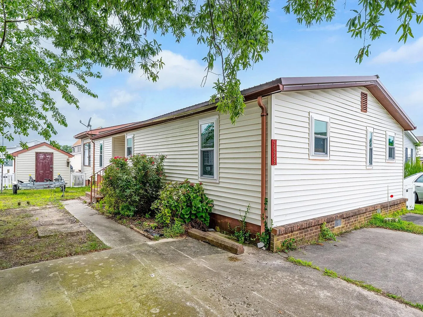 4-Bedroom Waterfront Home in Swann Keys | $2750/mo — Photo 1