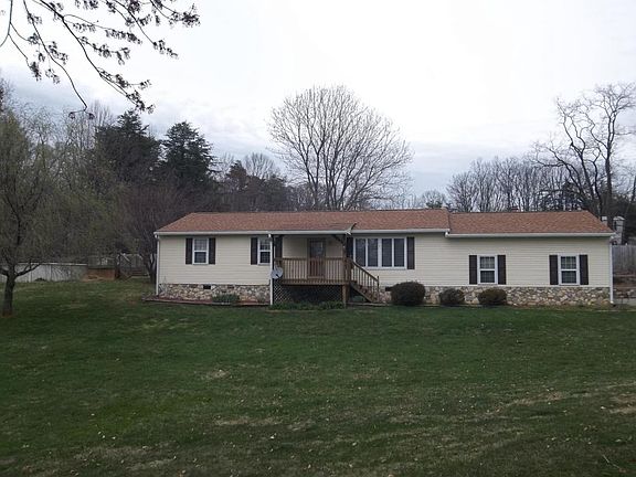 2nd image of 1178 Steep Hill Ln