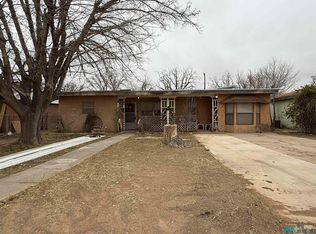 1504 W Hank Ave, Artesia, NM 88210