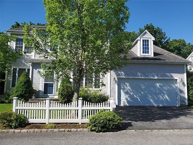 1st image of 18 Camelot Ct