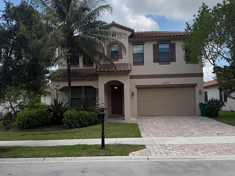 11170 NW 83rd Mnr — Photo 2