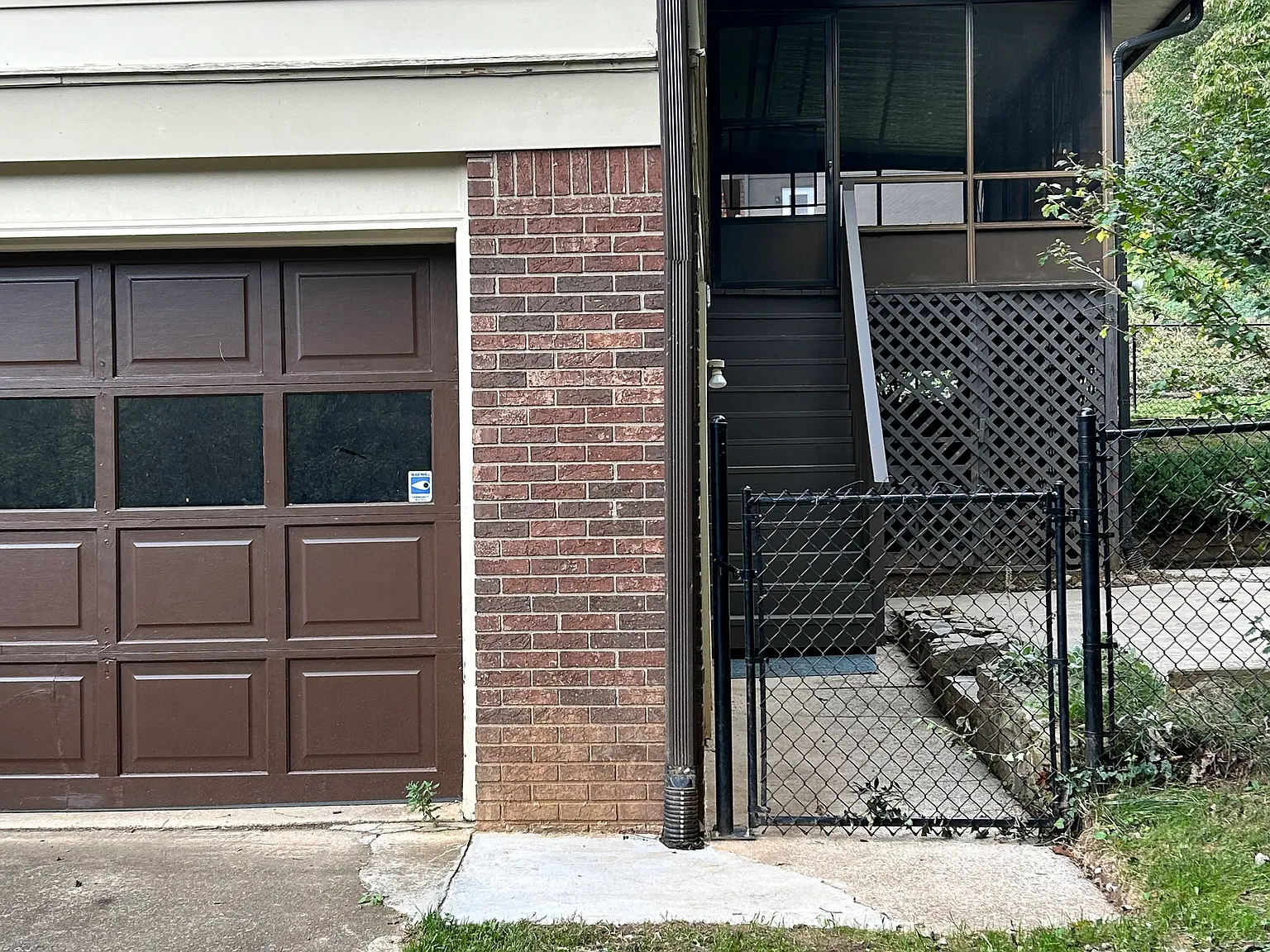 3 bed, 2095 sqft, $2,250 — Photo 2