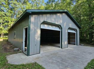 5489 N Oak Dr, Gladwin, MI 48624
