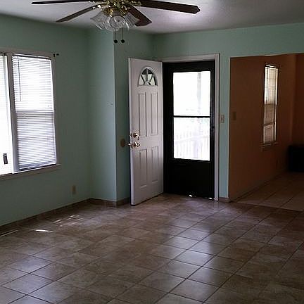 3rd image of 7100 E 55th St