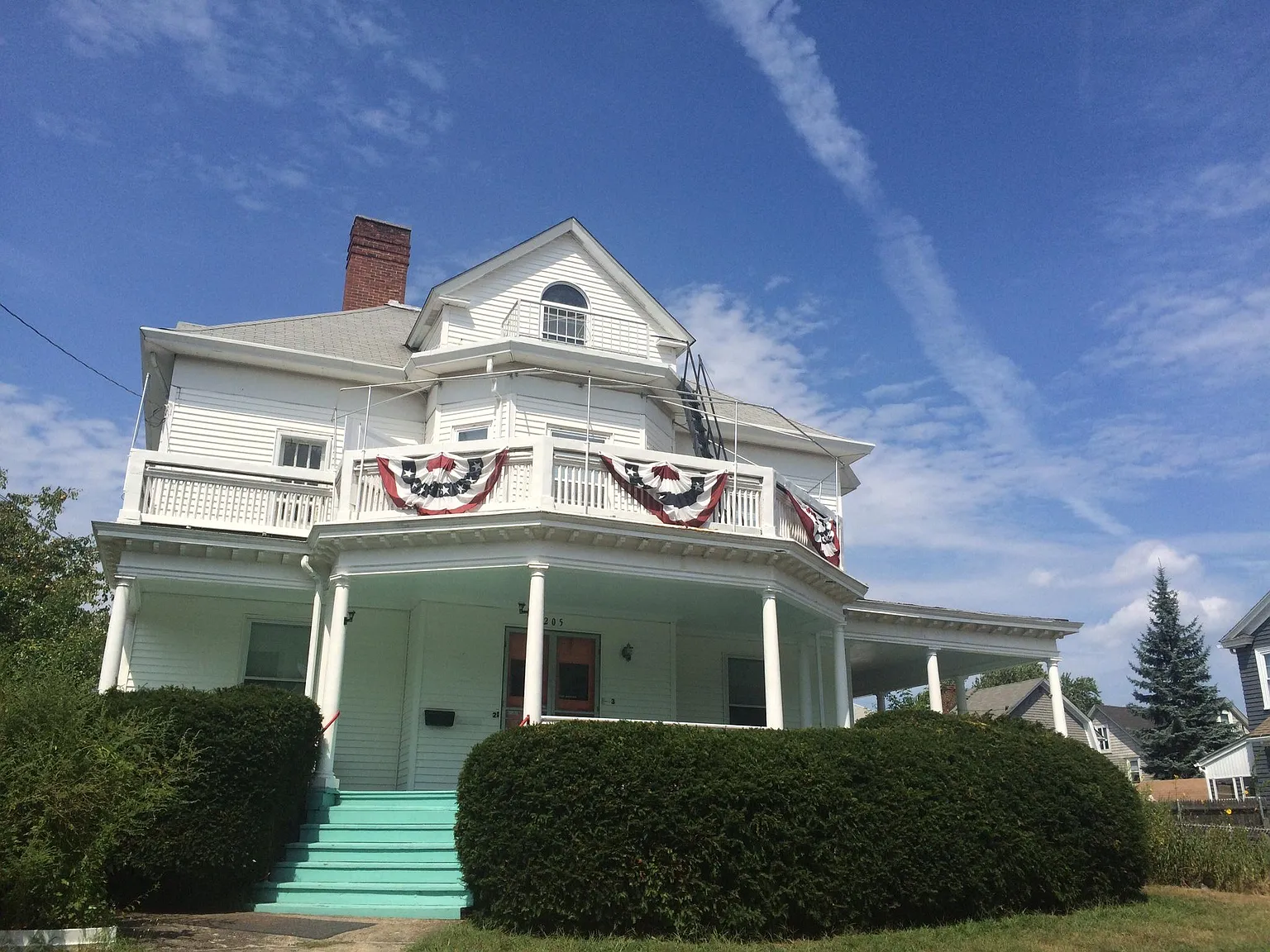 205 Washington Ave — Photo 3