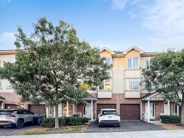 3057 Finch Ave W #35, Toronto, ON M9M 0A7