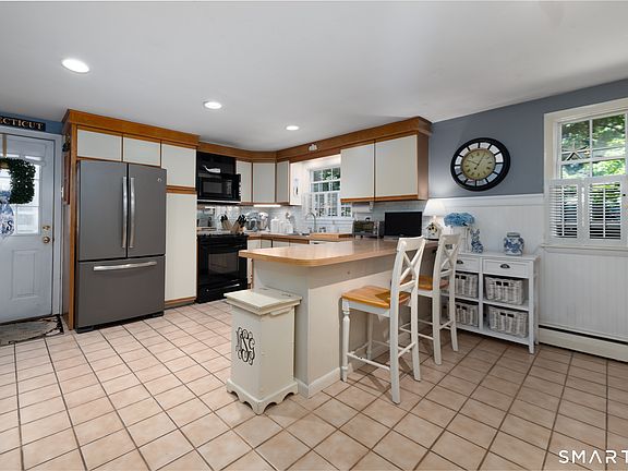 5th image of 83 Glendale Drive