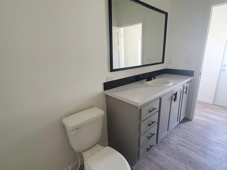 740 Hollow Ln — Photo 9