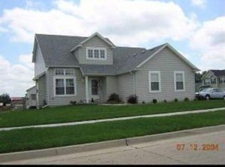 3301 Castlemain Dr, Bloomington, IL