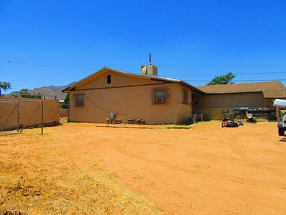2nd image of 10396 Yellowstone St