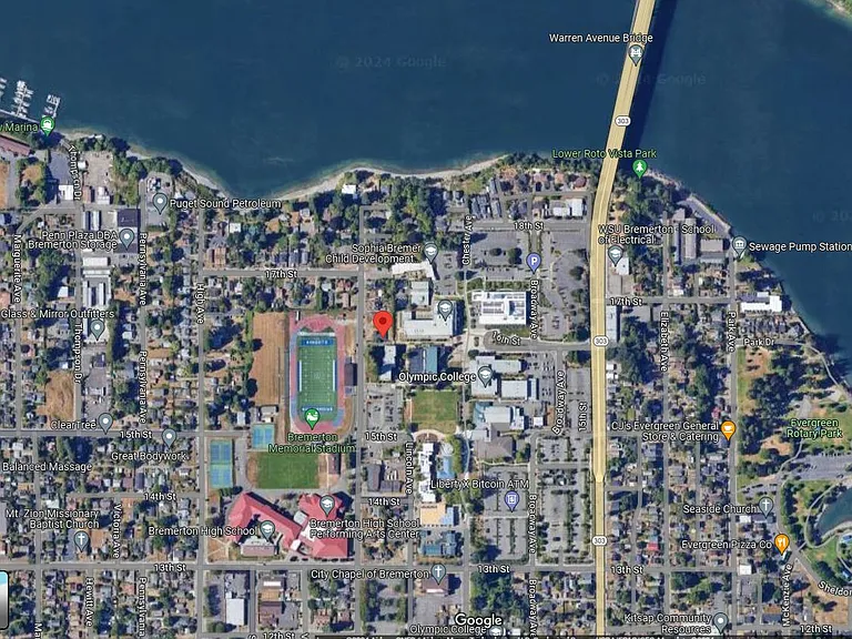 Map: Olympic college, Bremerton HS, Waterfront, Minutes to Bremerton Naval Shipyard, Seattle Ferry, and Amenities.