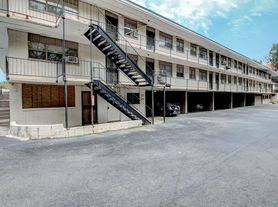 Cantrell Valley Apartments- Kentucky