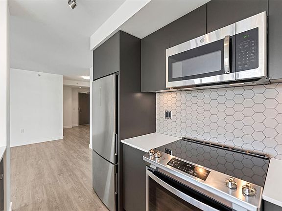 3rd image of 845 Johnson St #608