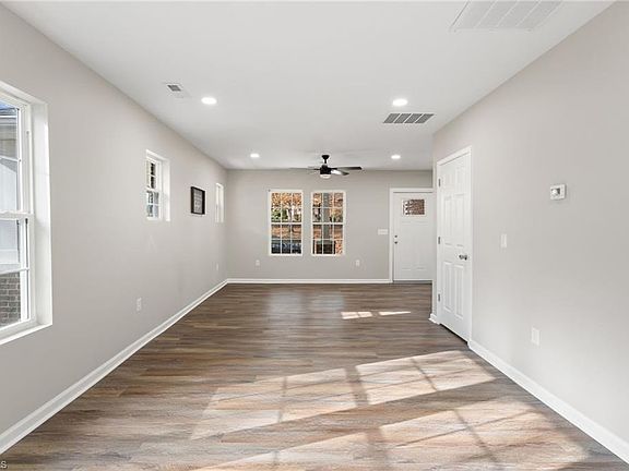 5th image of 2521 Greenway Ave