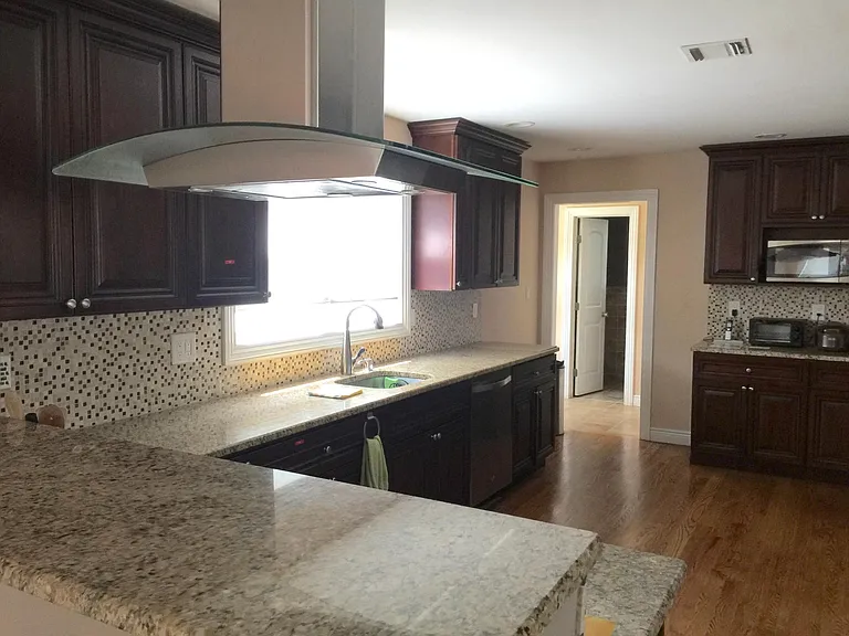 11 Charlotte Pl — Photo 12