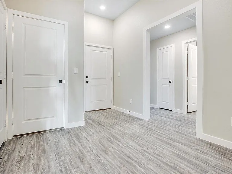 3414 Bryan Ave — Photo 9