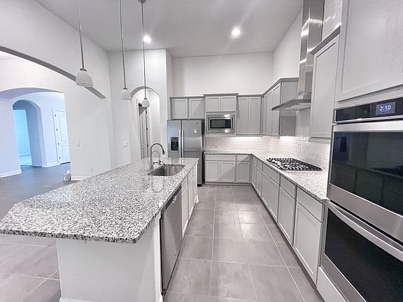 5th image of 4607 Camden Hts