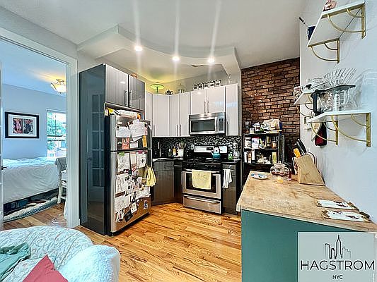2nd image of 1013 Fulton St #4