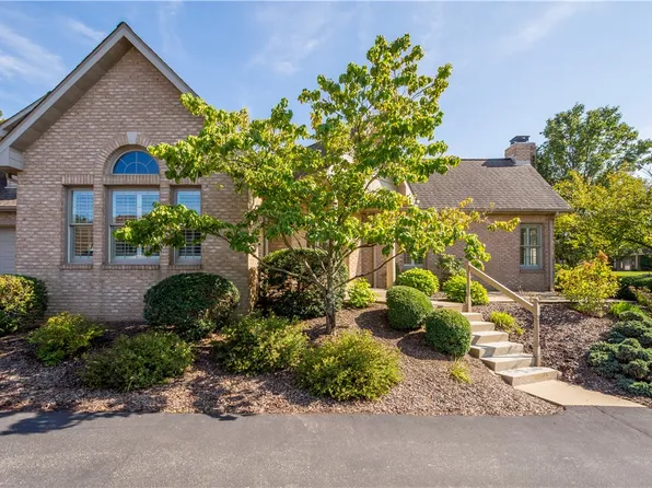 209 Village Green Dr, McMurray, PA 15317