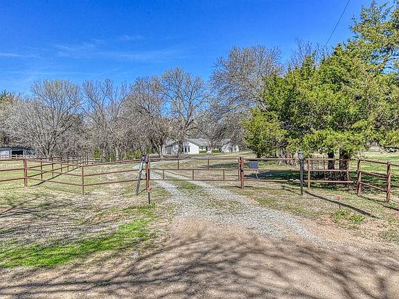 2nd image of 1609 E Post Oak Rd