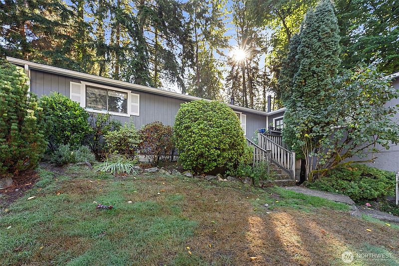 3rd image of 4521 Grand Avenue