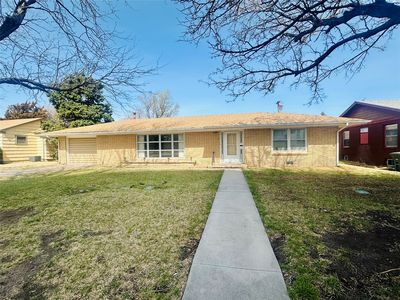 104 W La Mesa Dr, Dodge City, KS, 67801