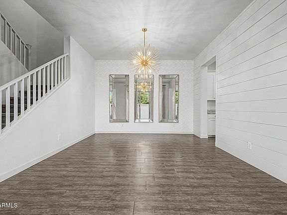 5th image of 1002 E PARKVIEW Drive