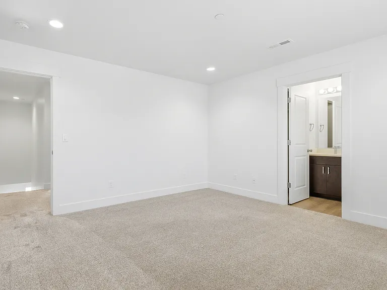 West Vine Townhomes — Photo 29