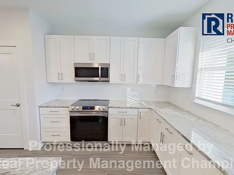 The Pinnacle Townhomes — Photo 4