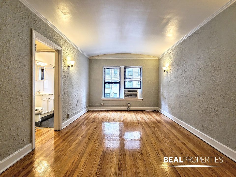 1st image of 536 W Arlington Pl #536306