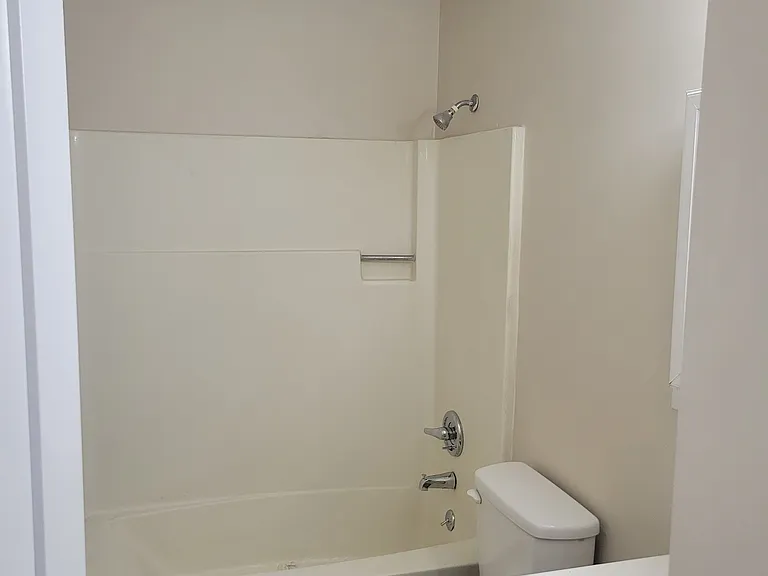 683 W 2nd St #1 — Photo 5