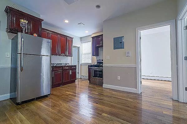 1st image of 1926 Pacific St #1