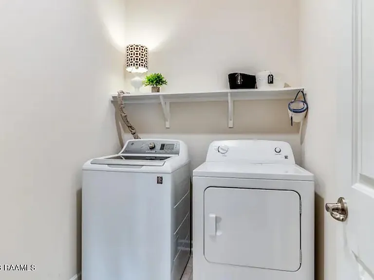 406 Starlight Dr — Photo 16