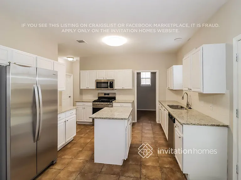 1635 Abbey Ln — Photo 6