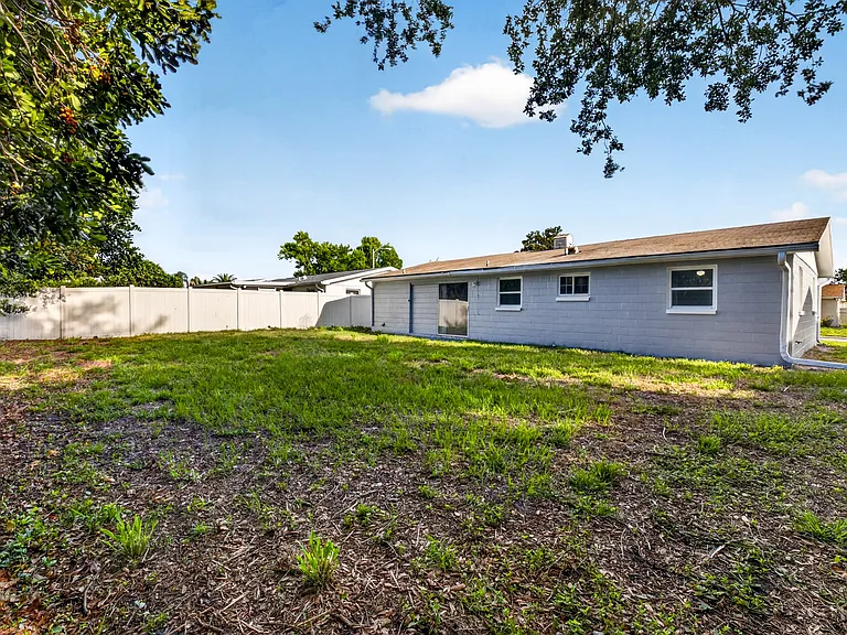 7340 Ivanhoe Dr — Photo 14