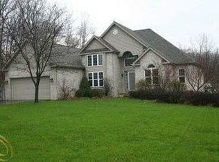 1230 Lake Lane Dr, White Lake, MI 48386